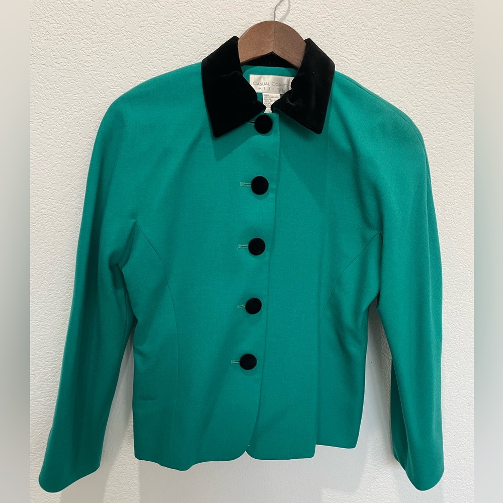 Casual Corner Green and Black Blazer with Tailored Fit